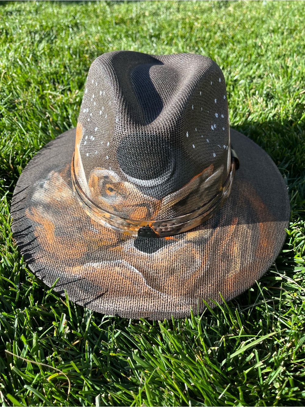 Hand Painted Mesh Fedora Hat of Kissing Camels 🐪 at Garden of the Gods CO